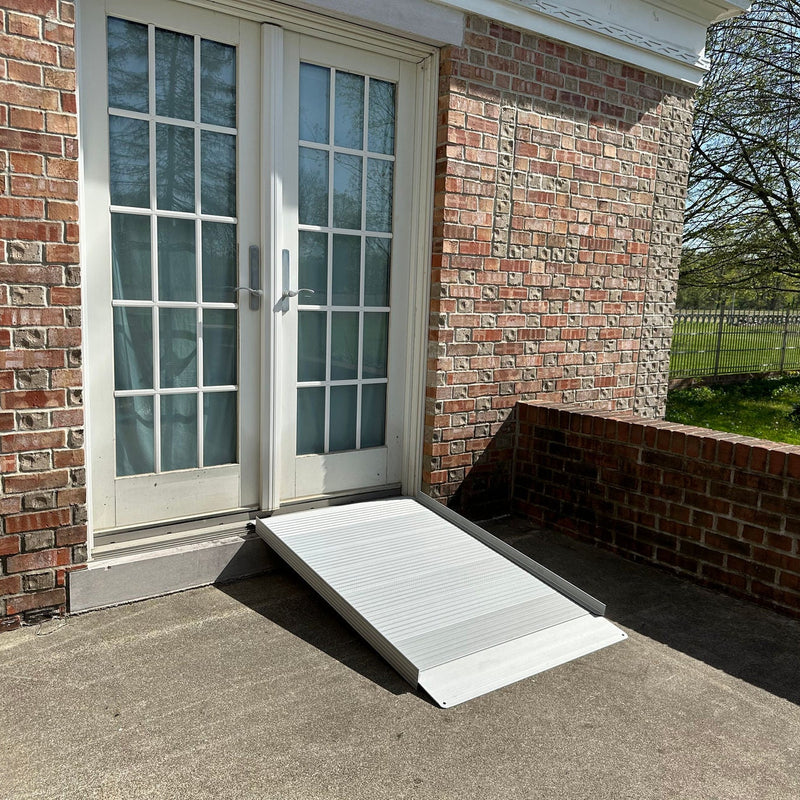 AlumiRamp Alumilite HD Solid Curb Ramp | Anodized Aluminum | 32" Wide | 600 lb Capacity