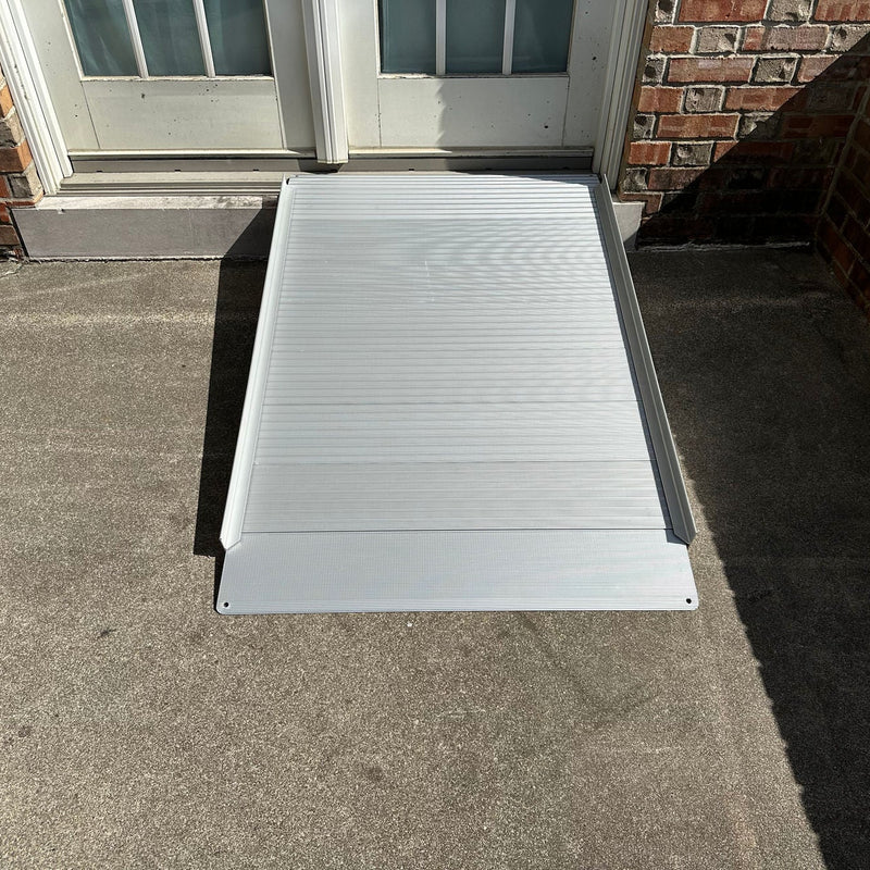 AlumiRamp Alumilite HD Solid Curb Ramp | Anodized Aluminum | 32" Wide | 600 lb Capacity