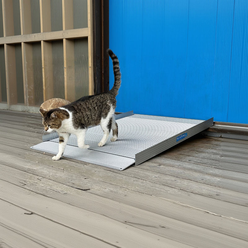 AlumiRamp Alumilite HD Solid Curb Ramp | Anodized Aluminum | 32" Wide | 600 lb Capacity